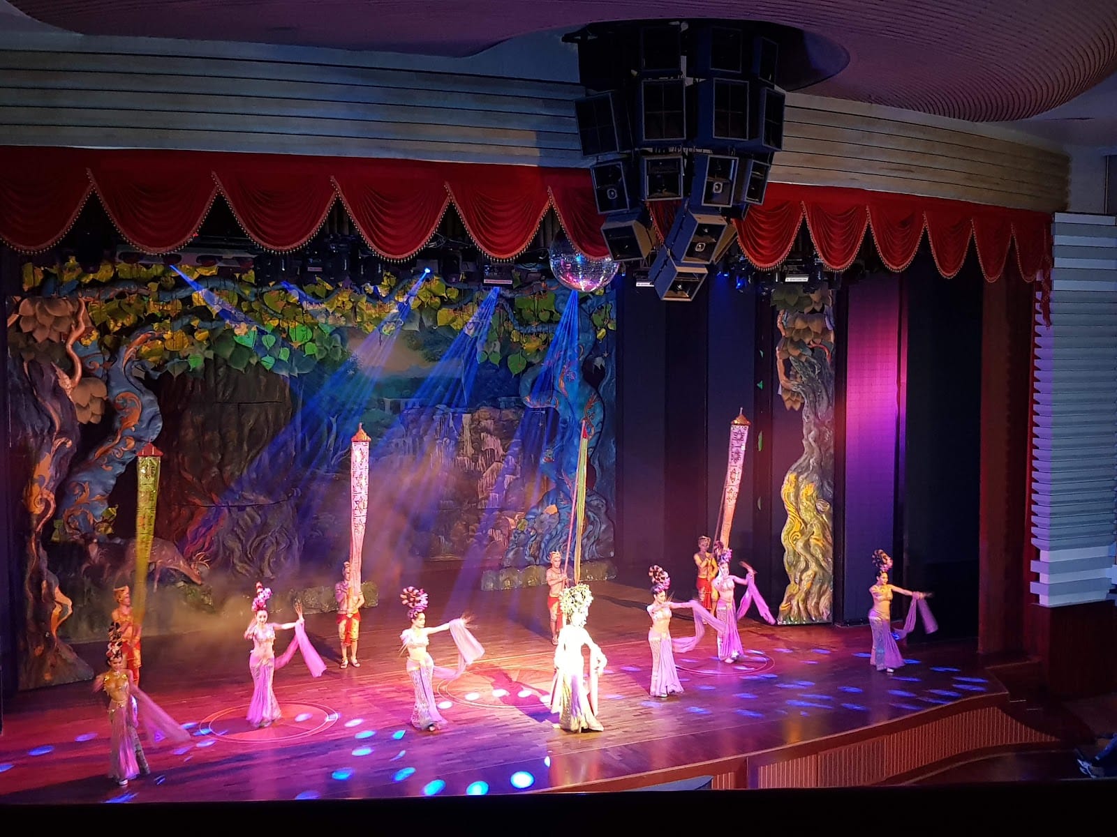 Alcazar Cabaret Show — Activities in Pattaya, Pattaya