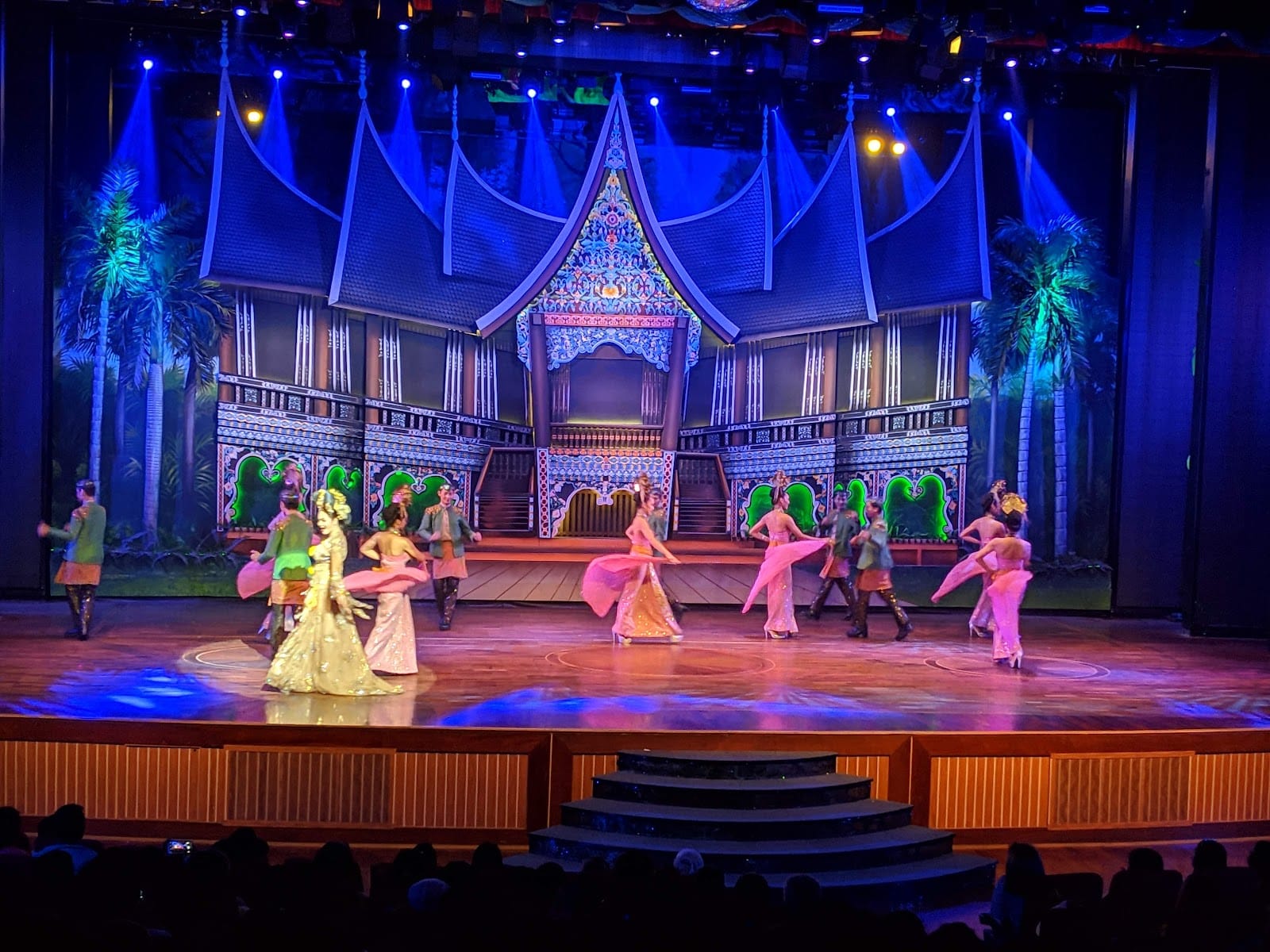 Alcazar Cabaret Show — Activities in Pattaya, Pattaya