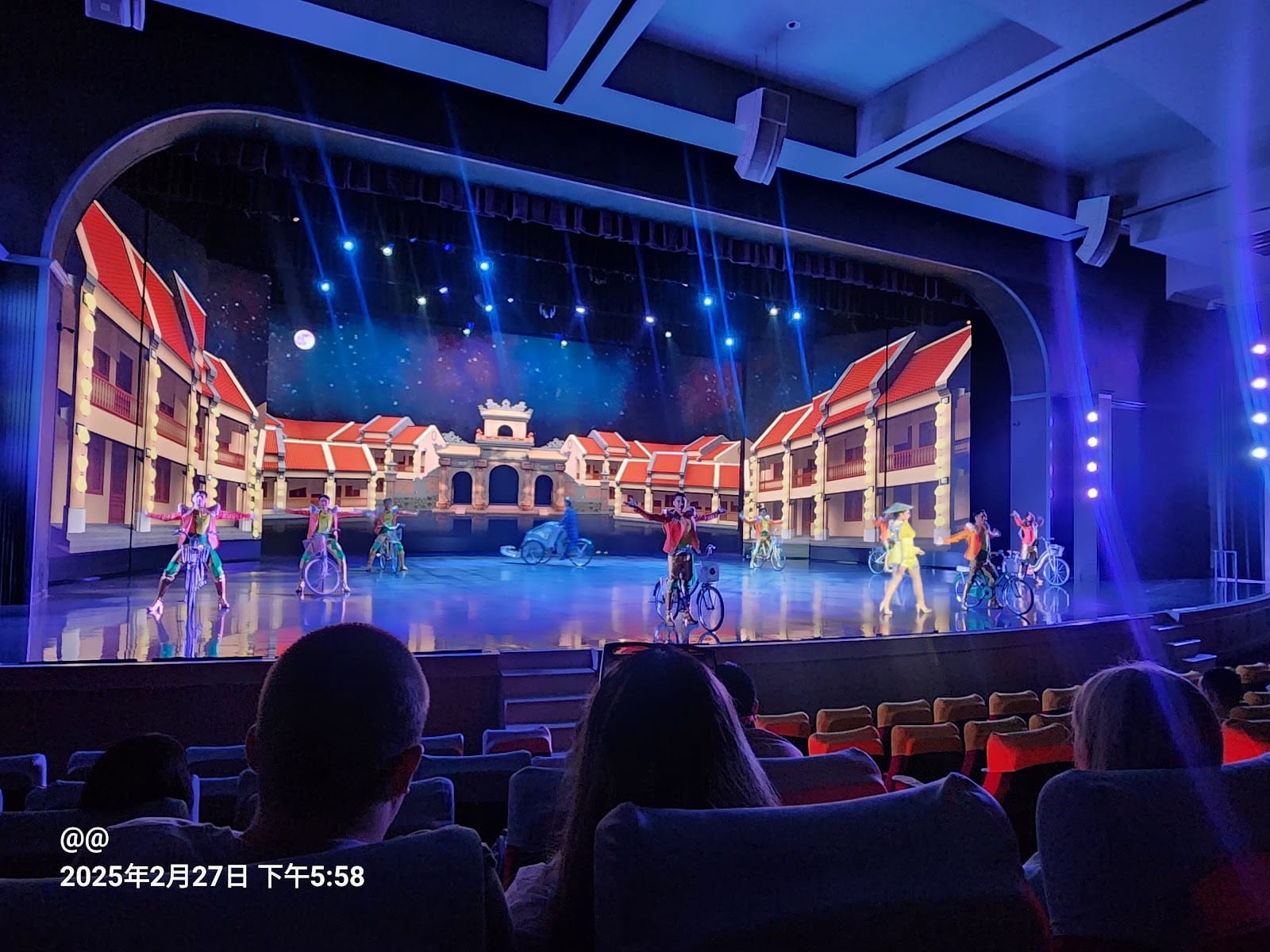 Colosseum Show Pattaya — Activities in Pattaya, Pattaya