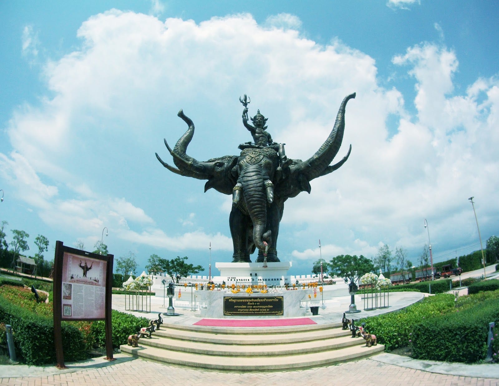 Legend Siam Pattaya — Family & Kids in Na Chom Thian, Pattaya