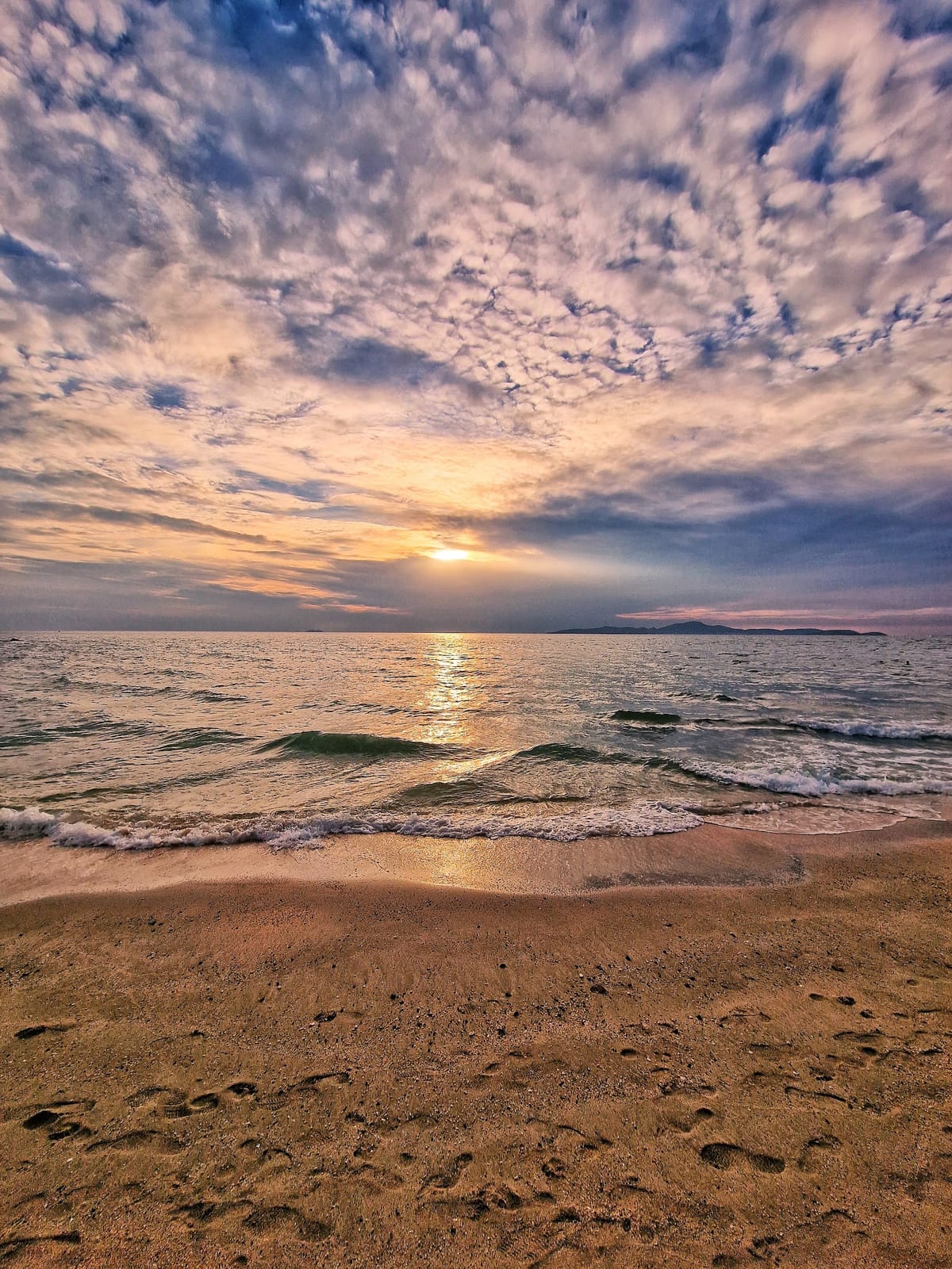 Paradise Beach Pattaya — Beaches & Beach Clubs in Pattaya, Pattaya