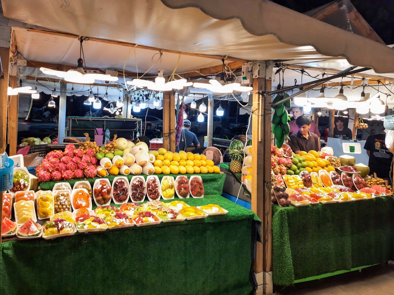 Pattaya Beach Market — Shopping in Pattaya, Pattaya