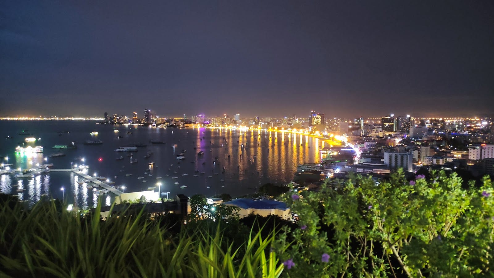 Phra Tamnak Mountain Viewpoint — Activities in Pattaya, Pattaya