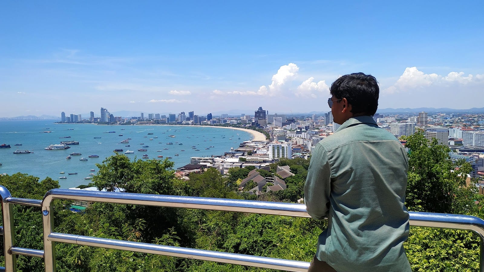 Phra Tamnak Mountain Viewpoint — Activities in Pattaya, Pattaya