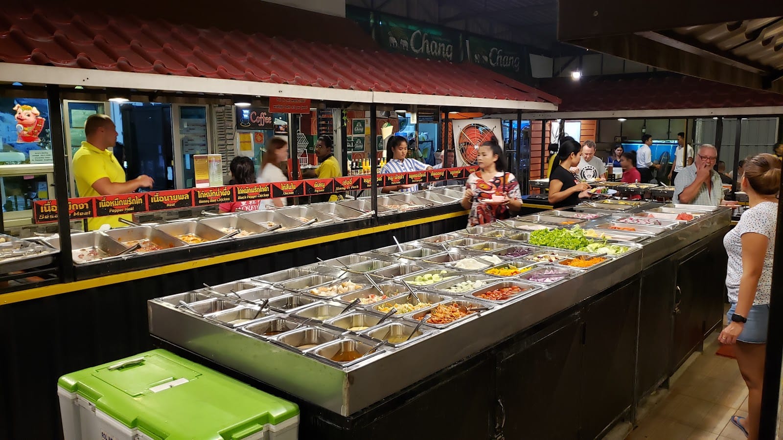 Rompho Market — Shopping in Pattaya, Pattaya