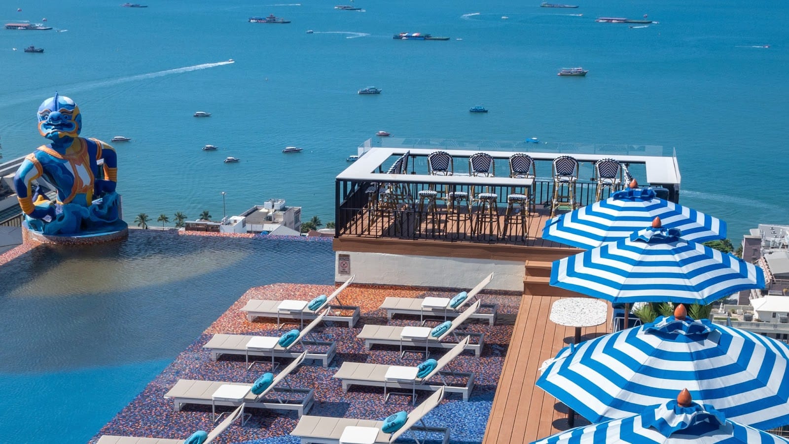 Skybar Summer Club — Nightlife in Pattaya, Pattaya