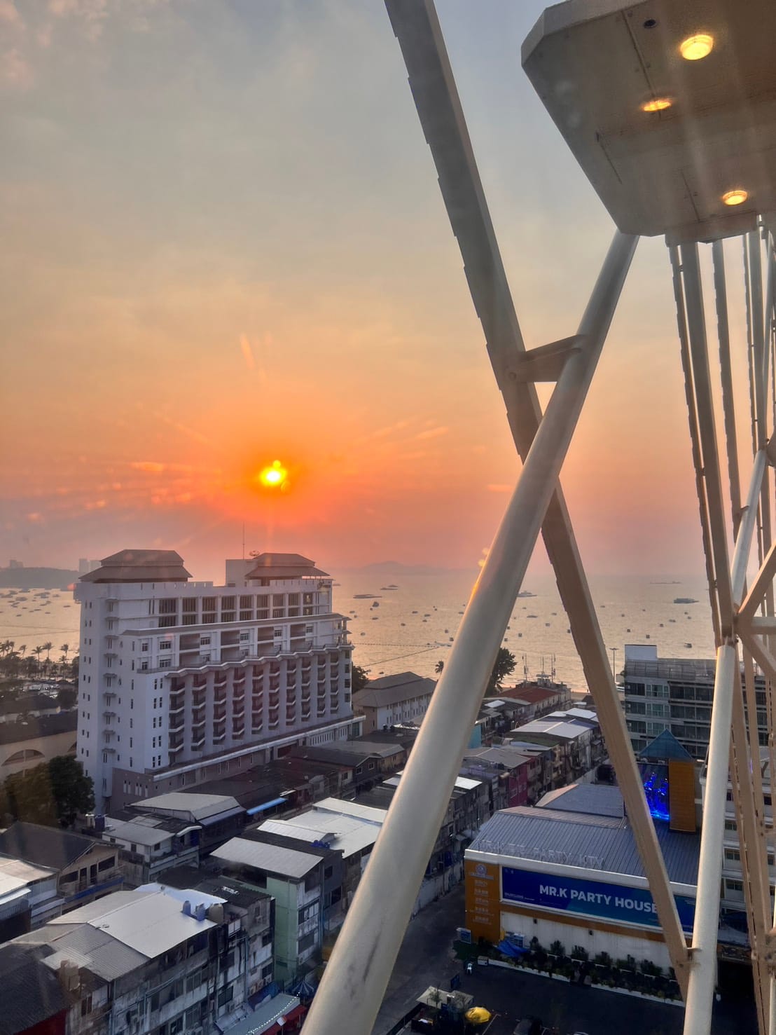 The View Ferris Wheel Pattaya — Activities in Pattaya, Pattaya