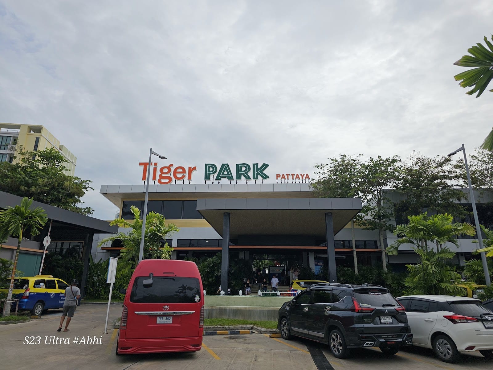 Tiger Park Pattaya — Activities in Pattaya, Pattaya