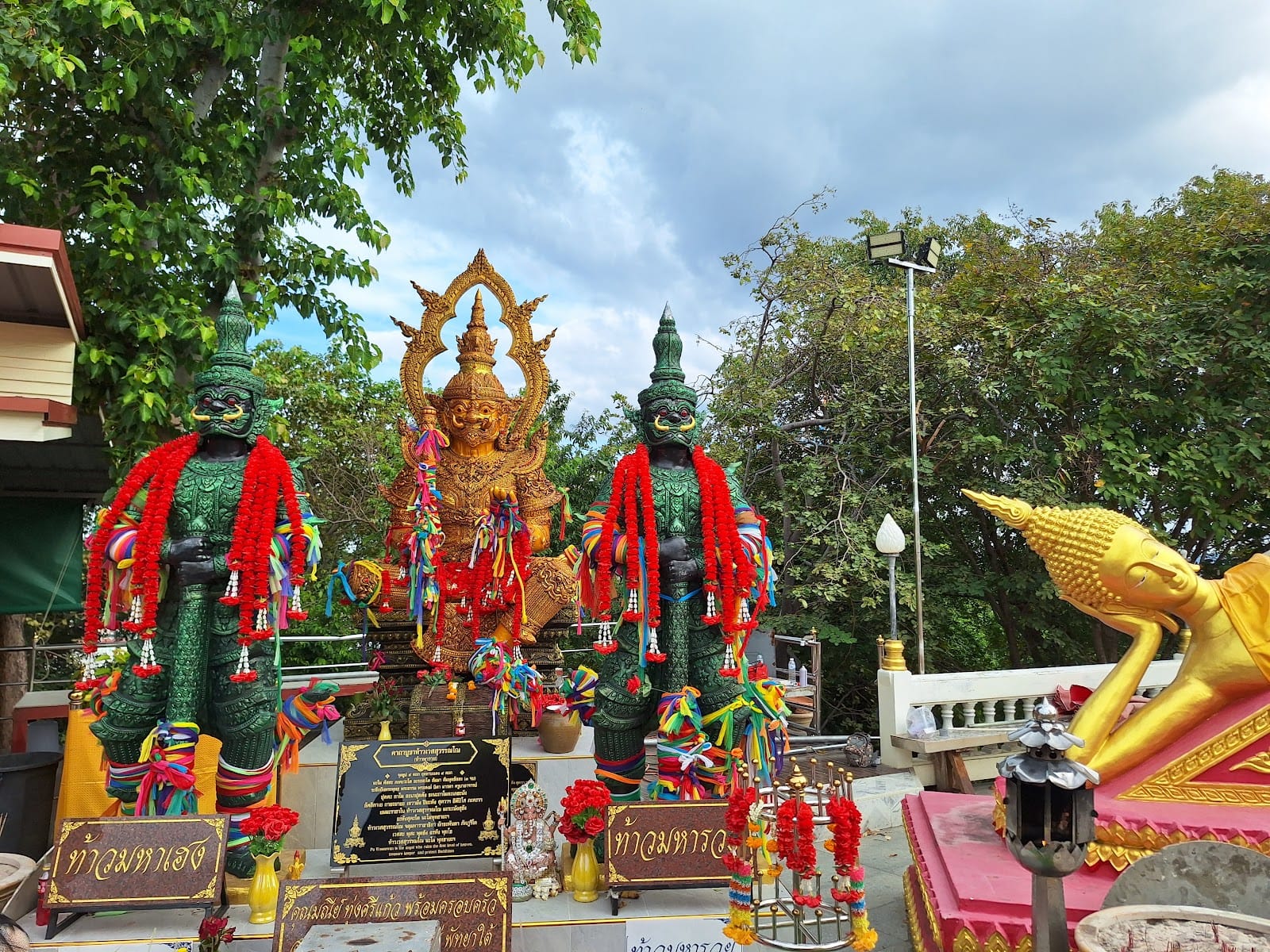 Wat Phra Yai — Activities in Pattaya, Pattaya