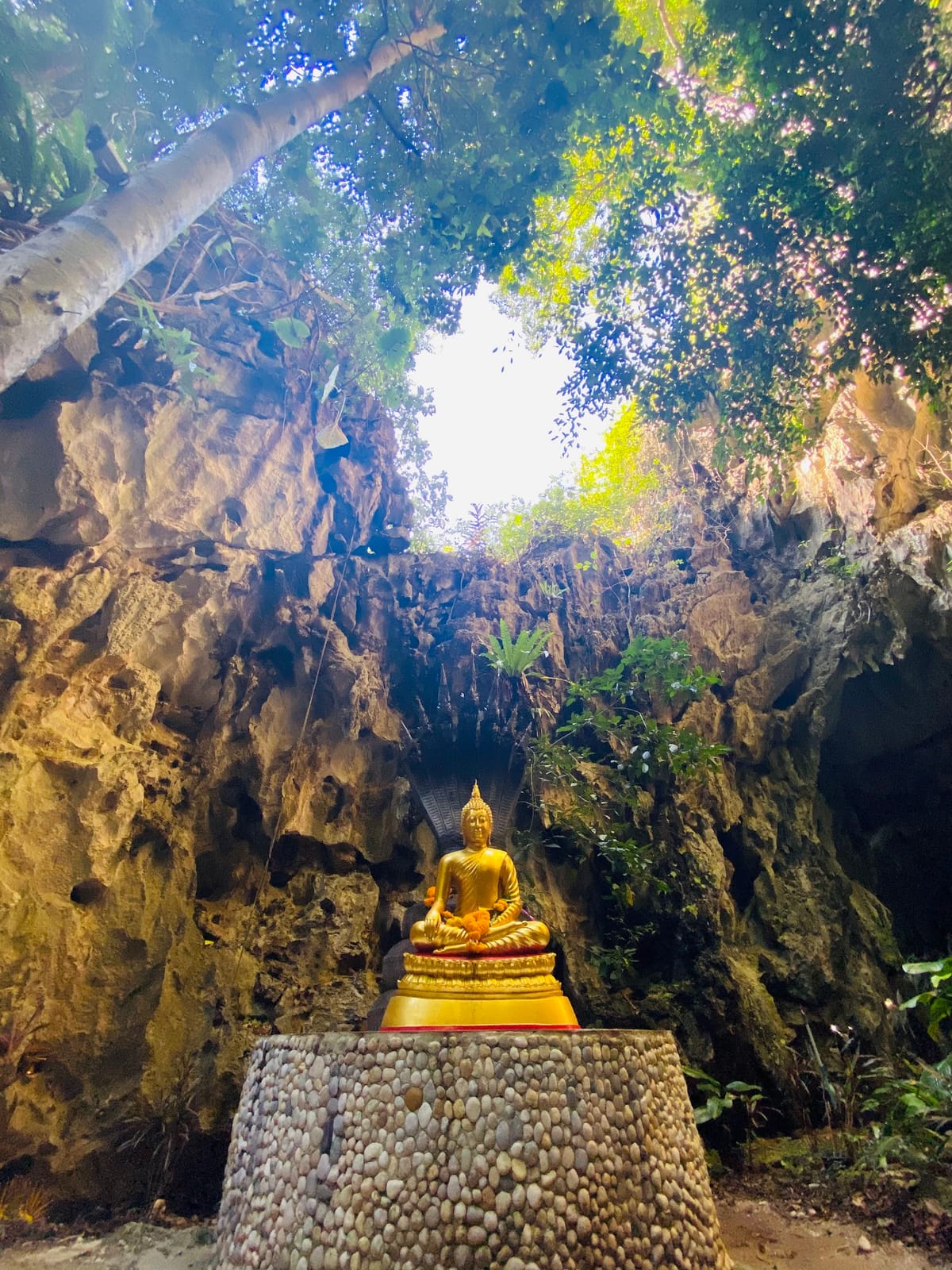 Wat Tham Khao Prathun — Road Trips in Khao Noi, Pattaya